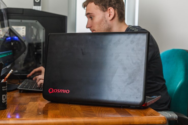 Toshiba Qosmio x70-A-12x recenzija  (10 of 11).jpg